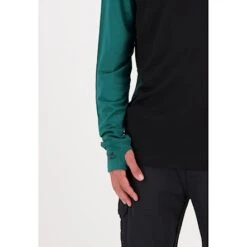 Base Layer Top Mons Royale Yotei Ls -Ski Equipment Store funkcni tricko mons royale yotei ls evergreen black 4