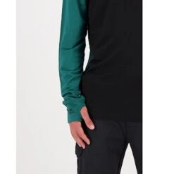 Base Layer Top Mons Royale Yotei Powder Hood Ls -Ski Equipment Store funkcni tricko mons royale yotei powder hood ls evergreen black 4